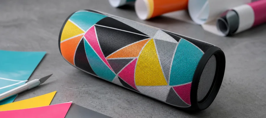 Bluetooth Lautsprecher personalisieren: Sticker, Folien und Vinyl kreativ einsetzen